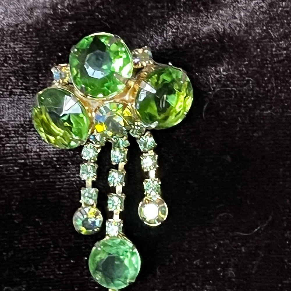 Peridot Brooch Vintage Austria Green Gold Tone Openwork Pin..